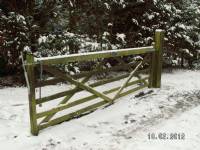 Five-bar 'wooden-style' steel gates - project portfolio 2