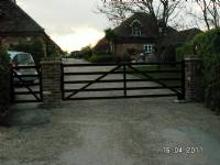 Five-bar 'wooden-style' steel gates - project portfolio 8